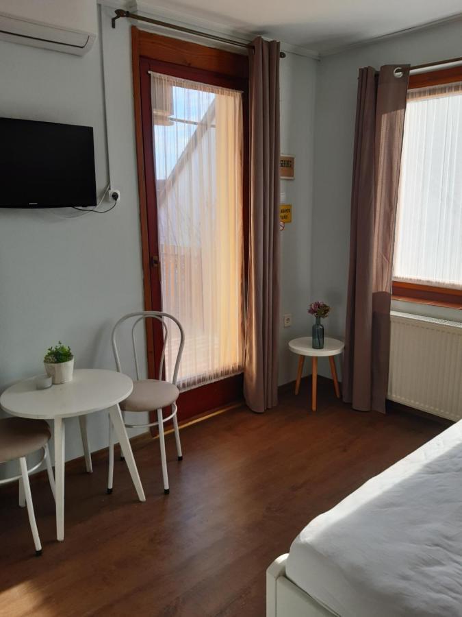 Nora Apartman Дьюла Екстер'єр фото